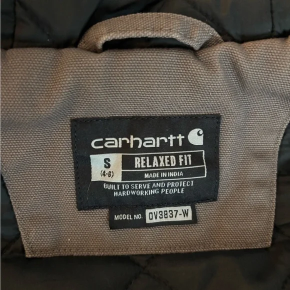 Carhartt women’s Hooded Vest - Picture 3 of 4